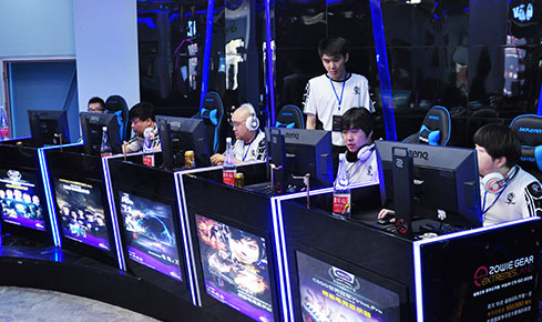 往往由他的 往往由他的